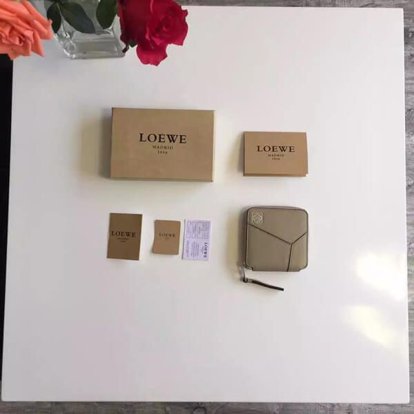 2016新作 ロエベスーパーコピー ラウンド折り財布 122 89 M88 2630 PUZZLE 色STONE